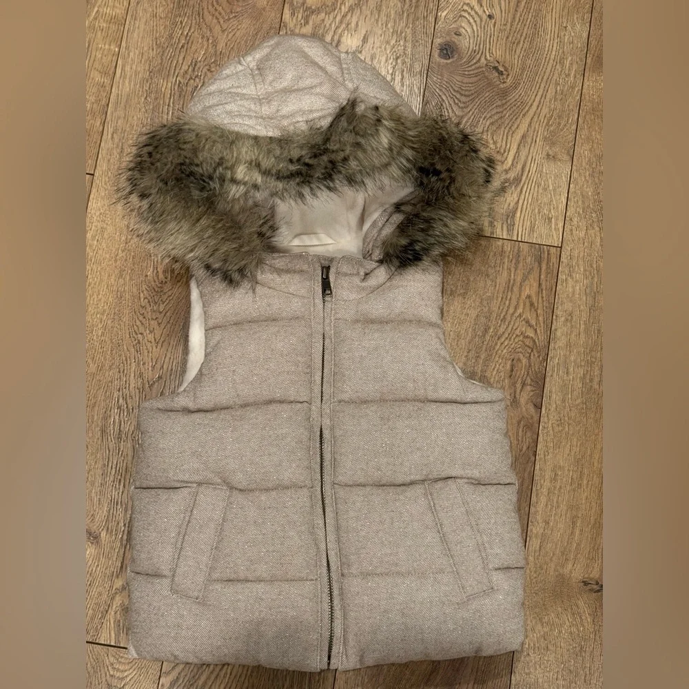 GAP Girls Cream Faux Fur Hooded Vest - Picture 7 of 10